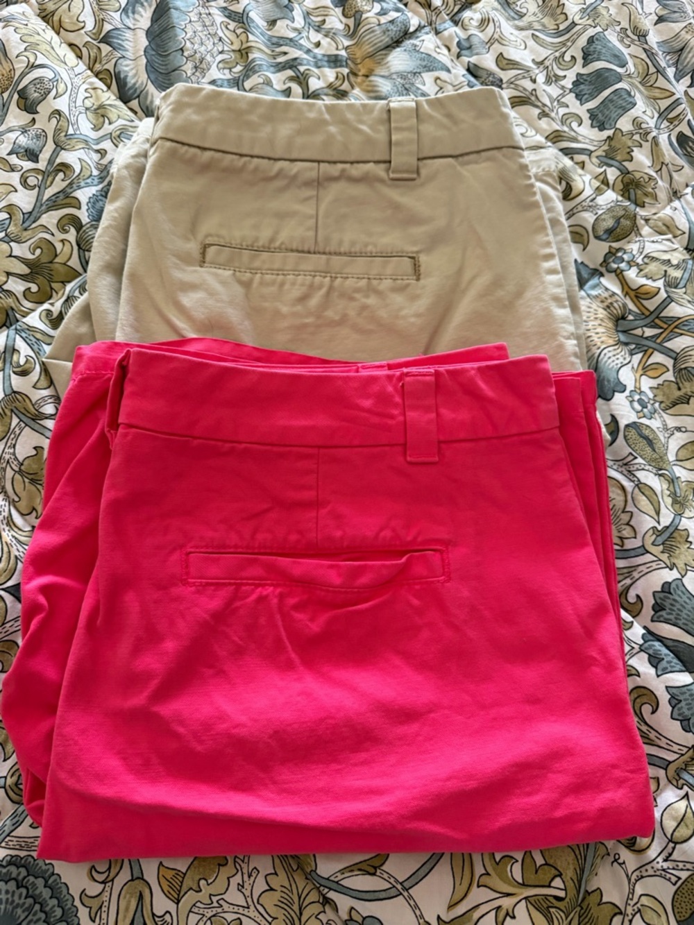 GAP Boyfriend Roll Up Stretch Chino Bermuda  - Pink and Tan